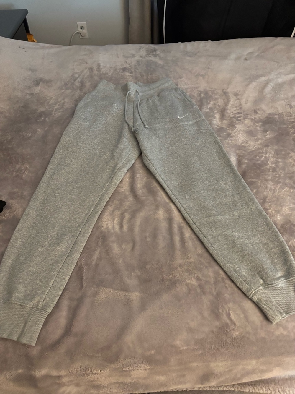 Nike Gray Drawstring Fleece Joggers size S peite